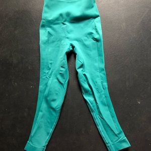 lululemon green cropped leggings